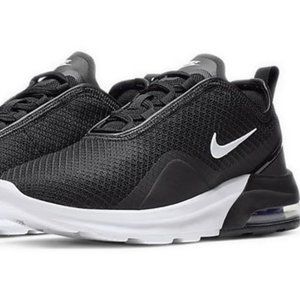 Nike Air Max Motion 2 'Black & White' AO0352-007 - Lightly Used - RARE